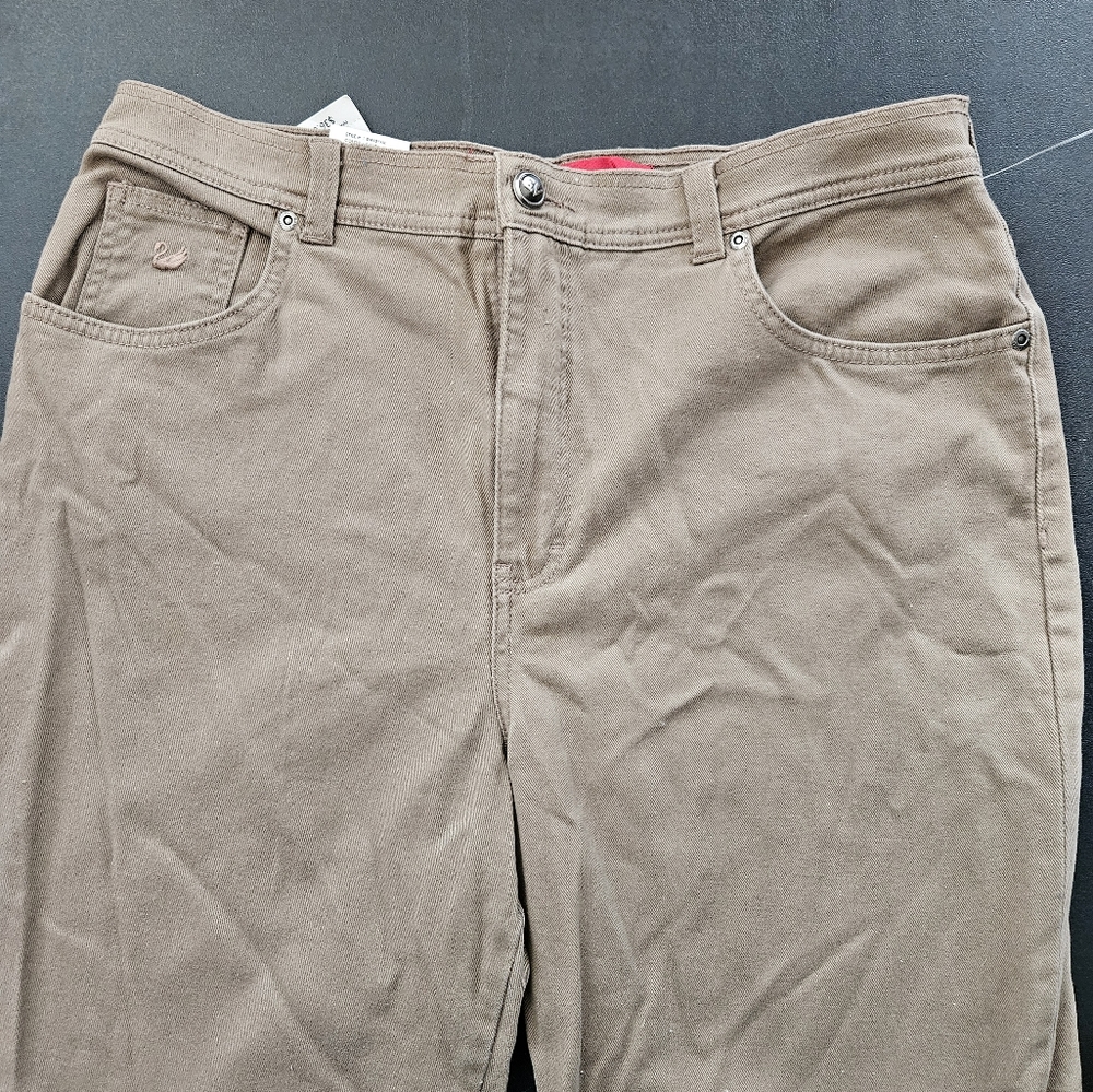 NWT - Gloria Vanderbilt Amanda Stretch Classic Fit Jeans - Size 14 Missy